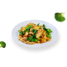 Горячее: Удон с курицей и брокколи